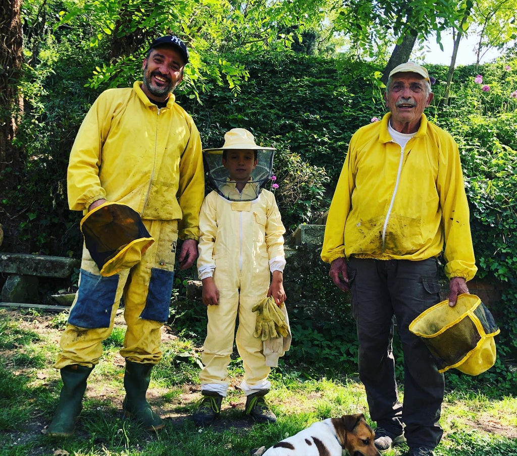 UNA GIORNATA SPECIALE: dall'apiario alla smielatura