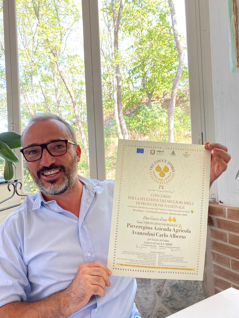 Pieveregina con quattro tipi di miele sulla guida "Tre gocce d'oro 2020"